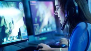 online gaming: ఆన్‌లైన్ గేమింగ్ కంపెనీలపై కేంద్రం సీరియస్.. లక్ష కోట్ల విలువైన నోటీసులు జారీ