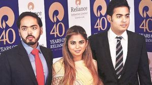 Reliance: రిలయన్స్ నాన్ ఎగ్జిక్యూటివ్ డైరెక్టర్లుగా ఇషా, ఆకాష్, అనంత్ అంబానీ..