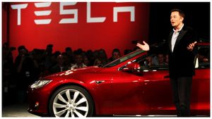 Tesla Car: ప్రాణాలు కాపాడిన టెస్లా కార్.. బుల్లెట్ దాడిని తట్టుకుని.. ఎలాన్ మస్క్ రియాక్షన్.. 