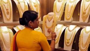Gold Rate Today: శుభవార్త.. తగ్గి స్థిరంగా కొనసాగుతున్న పసిడి ధరలు.. ఇది షాపింగ్ టైమ్..