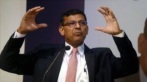 Raghuram Rajan: దేశం అభివృద్ధి చెందుతోందని కానీ ఉద్యోగ కల్పన కూడా జరగాలి..