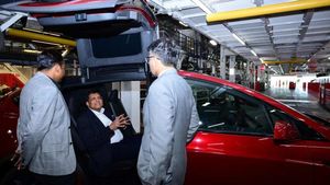 EV Policy: టెస్లాను ఆకర్షించేందుకు భారత్ కొత్త పాలసీ.. పన్ను రాయితీకి ఓకే కానీ ఓ కండీషన్!