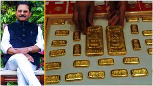 IT Raids: నిన్న సంచులకొద్ది డబ్బు.. నేడు బంగారు బిస్కెట్లు.. కాంగ్రెస్ ఎంపీ సంచలనం..