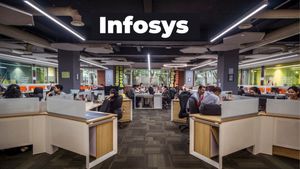 Infosys: ఏడాది చివర్లో ఇన్ఫోసిస్‌కు భారీ దెబ్బ.. టెక్కీలకు ఇక కష్టాలు మెుదలే..!!