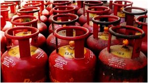 Gas Cylinder: రూ.500 లకే గ్యాస్ సిలిండర్ అమలుపై తెలంగాణ సర్కార్ కసరత్తు..