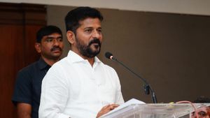 Telangana: సీఎం రేవంత్ రెడ్డి శుభవార్త.. క్యాబ్, ఆటో డ్రైవర్లకు రూ.5 లక్షల బీమా సౌకర్యం..