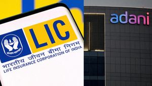 Adani News: అదానీకి భారీ షాక్ ఇచ్చిన ఎల్ఐసీ.. అసలు ఏం జరిగిందంటే..?