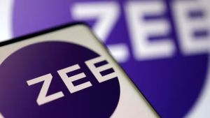 Zee Shares: కుప్పకూలిన జీ స్టాక్.. ఒక్కరోజే 30 శాతం క్రాష్.. ఇన్వెస్టర్లు ఏం చేయాలి..??