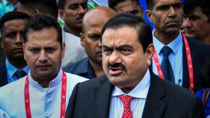 Adani News: భారీగా నష్టాలు పెంచుకున్న అదానీ కంపెనీ.. షేర్లుంటే జాగ్రత్త మరి..!