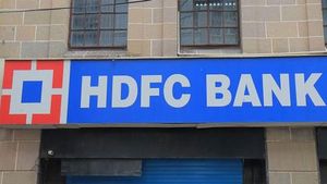 HDFC: హెచ్‌డిఎఫ్‌సి బ్యాంక్ టార్గెట్ ప్రైస్ ను రూ. 2,110 గా నిర్ణయించిన మోర్గాన్ స్టాన్లీ