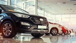 Interest on Luxury cars:లగ్జరీ కార్లు కొంటున్నారా.. ఐతే  ఇది చదవాల్సిందే..!