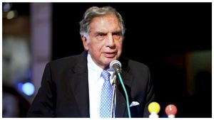 Tata Group: నిరంతరం పడిపోతున్న టాటా షేర్.. నిపుణుల హెచ్చరిక ఇదే.. జాగ్రత్త