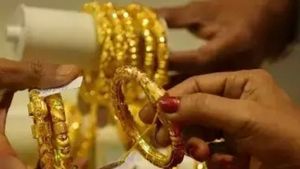 బంగారం ప్రియులకు షాక్.. పెరిగిన ధర..