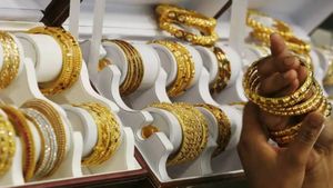 Gold Rate: గుర్రుమీదున్న గోల్డ్ రేటు.. ఒక్కరోజే రూ.2,200 పెరిగిందా..? ఉగాదికి ముందే..