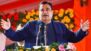 New Toll System: టోల్‌ ట్యాక్స్ కలెక్షన్‌కు కొత్త సిస్టమ్.. కేంద్ర మంత్రి నితిన్ గడ్కరీ ప్రకటన