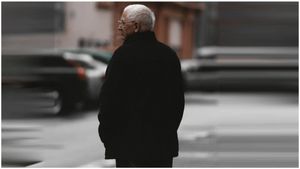 Millionaire Grandpa: దిమ్మతిరిగే షాక్ ఇచ్చిన మిలియనీర్ తాతయ్య.. మనవరాళ్లకు ఫ్యూజులు అవుట్!