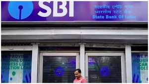 SBI: ఎస్బీఐ ఏటీఎం వాడుతున్నారా.. అయితే ఇవి తెలుసుకోవాల్సిందే..!