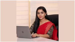 Success Story: కష్టాల కడలి దాటిన లేడీ.. రూ.3000 జీతం నుంచి రూ.250 కోట్ల సక్సెస్ స్టోరీ.. 