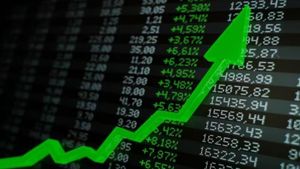 Stock Market: ఊగిసలాడి లాభాల్లో ముగిసిన సెన్సెక్స్-నిఫ్టీ.. గెలిచిన ఆ రెండు రంగాల షేర్లు..