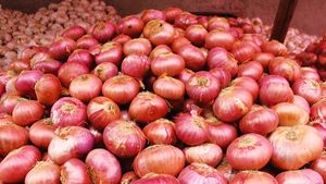 Onion News: ఉల్లి రైతులకు శుభవార్త.. ఉల్లి ఎగుమతులకు కేంద్రం అనుమతి..