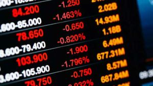 Stock Market: సరికొత్త రికార్డుతో సెన్సెక్స్ ర్యాలీ.. బ్యాంకింగ్ షేర్లలో మెుదలైన అలజడి..