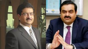 Adani-Birla: అదానీని టార్గెట్ చేసిన బిర్లా.. ఆ సిమెంట్ ఫ్యాక్టరీ కొనుగోలు.. 
