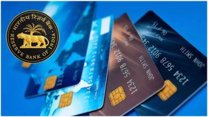 Credit Card: క్రెడిట్ కార్డులపై రిజర్వు బ్యాంక్ సంచలన నిర్ణయం.. ఇక అలా కుదరదు..!!