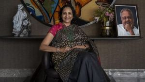 Rekha Jhunjhunwala: ఆ 5 కంపెనీల్లో షేర్లు అమ్మిన రేఖా జున్‌జున్‌వాలా.. టాటా స్టాక్స్ కూడా..