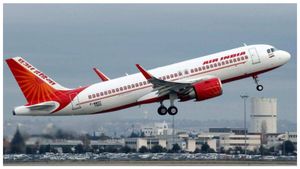 AirIndia: నష్టనివారణ కోసం రంగంలోకి ఎయిర్‌ ఇండియా.. ప్రయాణీకులపై బాదుడు షురూ.. 