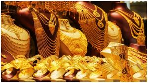 Gold Rate: రెండో రోజు పడిపోయిన పసిడి ధరలు.. రేట్లు చూసి వీకెండ్ షాపింగ్ చేయండి.. 