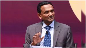 IT News: భారీ వేతనం అందుకున్న టీసీఎస్ సీఈవో, సీఓఓ.. ఎన్ని కోట్లంటే..??