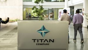 Titan: త్రైమాసిక ఫలితాలతో పాటు రూ.11 డివిడెండ్ ప్రకటించిన టైటాన్..