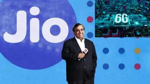 Jio Down: అంబానీ రిలయన్స్ జియో ఇంటర్నెట్ డౌన్.. సోషల్ మీడియాలో ట్రోల్స్ స్టార్ట్..