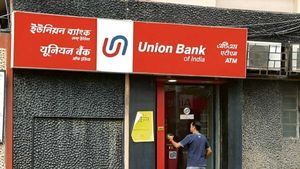 Union Bank: కస్టమర్లకు యూనియన్ బ్యాంక్ గుడ్‌ న్యూస్.. పోటీ తట్టుకోవాలంటే ఆ మాత్రం తప్పదు మరి..