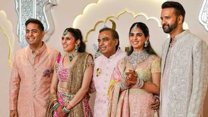 AP News: అనంత్ అంబానీ పెళ్లిలో ఇద్దరు ఏపీ వ్యక్తులు అరెస్ట్.. పూర్తి వివరాలు.. 