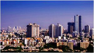 Hyderabad: హైదరాబాద్ లో పడిపోయిన రియల్ ఎస్టేట్.. 