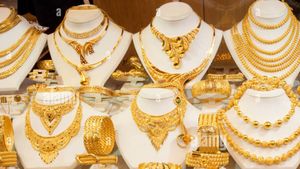 Gold Rate: మైండ్ పోగొడుతున్న పసిడి ధర పరుగులు.. నేడు రూ.8,700 పెరిగి షాకింగ్..