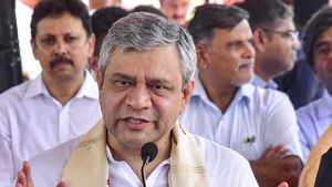 Railway Projects: రైల్వే కంపెనీలకు పండుగే..  8 రైల్వే ప్రాజెక్టులకు ఆమోదం తెలిపిన కేంద్రం.. !