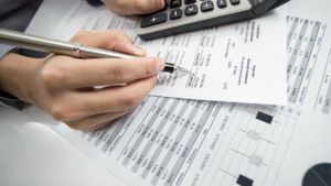 Income Tax: రూటు మార్చి వెంటపడిన IT శాఖ.. వేలల్లో నోటీసులు, సొంతంగా సర్వేలు.. వివరాలివీ..