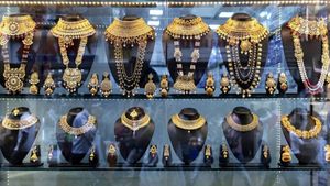 Gold Rate: రెండోరోజు కుప్పకూలిన గోల్డ్ రేటు.. నేడు రూ.2200 పడిన ధరలివే.. 