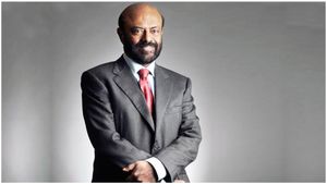 Success Story: ఒకప్పుడు క్లాత్ మిల్స్‌లో పని.. నేడు టాటాలకు పోటీగా లక్షల కోట్ల కంపెనీ..