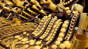 Gold Rate: రెండో రోజూ పైపైకి గోల్డ్ రేటు.. రూ.8000కు చేరువలో పసిడి, కొనటం కష్టమే..
