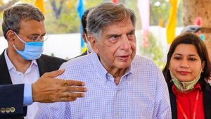 Ratan Tata: ముంబై బ్రీచ్ క్యాండీ ఆసుపత్రిలో చేరిన రతన్ టాటా..!! 