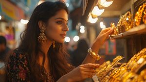 Gold Rate: 2వ రోజూ పాతాళానికి పసిడి రేటు.. నేడు రూ.13,100 తగ్గిన గోల్డ్ ధర, కొనుక్కోండి..!! 