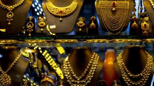 Gold Rate: శుభవార్త.. సామాన్యులను కనికరించిన గోల్డ్.. నేడు ఏకంగా రూ.1,600 తగ్గిన ధర..