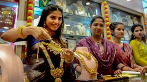 Gold Rate: పసిడి ప్రియులకు వరుస షాక్స్.. రూ.1600 పెరిగిన గోల్డ్, ఏపీ-తెలంగాణలో తులం రేటెంతంటే..