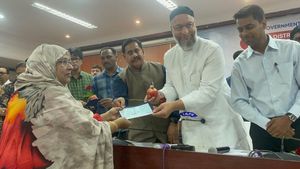 Metro News: ఓల్డ్ సిటీ మెట్రో కోసం నష్టపరిహారం చెక్కుల పంపిణీ.. పూర్తి వివరాలు..