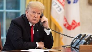 Trump News: ప్రభుత్వ ఉద్యోగులకు ట్రంప్ ఆఫర్.. మర్యాదగా వెళ్లిపోతే బంపర్ ఆఫర్.. లాస్ట్ డేట్ 