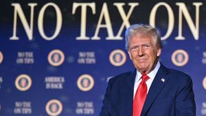 US News: ట్రంప్ సంచలనం.. అమెరికన్లకు ఆదాయపు పన్ను రద్దు..!