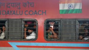 Indian Railways: ప్రయాణికులకు శుభవార్త.. డబ్బులు చెల్లించకుండా రైలు టిక్కెట్, పూర్తి వివరాలివే